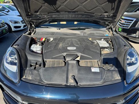 Used 2021 Porsche Cayenne image 37