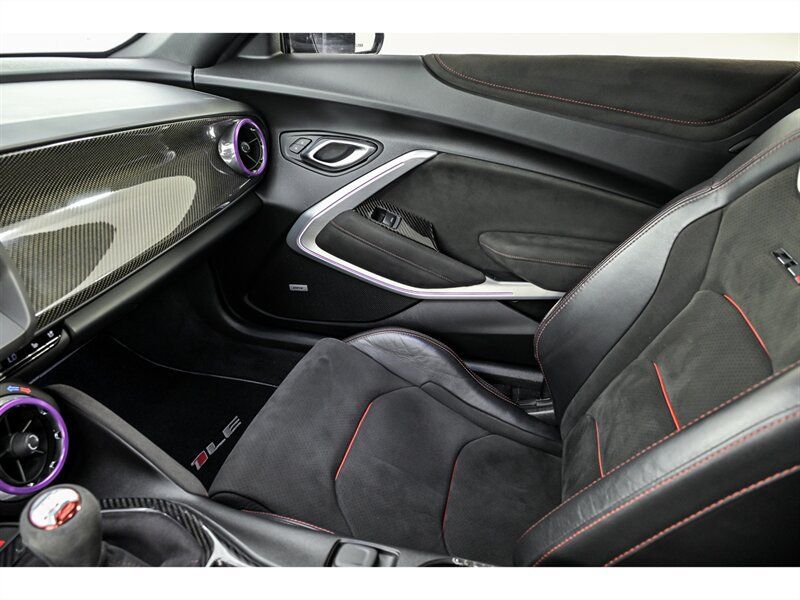 Used 2018 Chevrolet Camaro ZL1 RWD image 32
