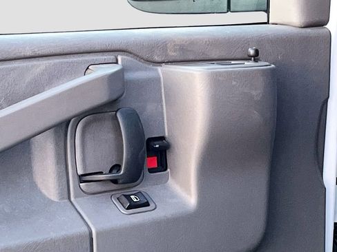 Used 2025 Chevrolet Express 2500 Extended w/ Driver Convenience Package RWD image 17