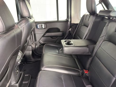 Used 2022 Jeep Wrangler Unlimited Sahara w/ Cold Weather Group AWD/4WD image 22