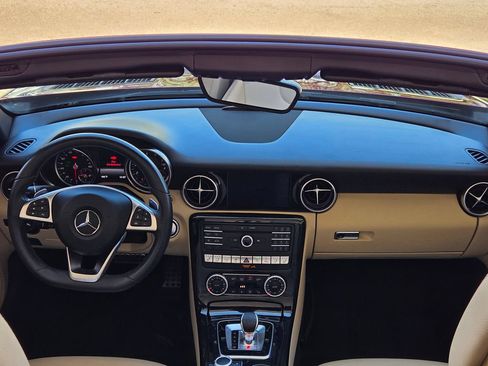 Used 2020 Mercedes-Benz SLC 300 image 23