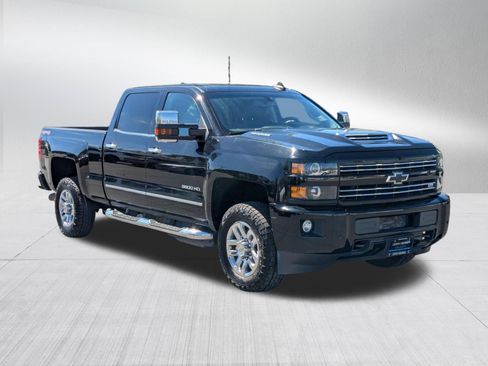 Used 2017 Chevrolet Silverado 3500 LTZ w/ Duramax Plus Package AWD/4WD image 7