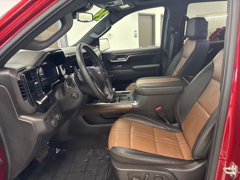 Used 2024 Chevrolet Silverado 1500 High Country w/ High Country Premium Package image 18