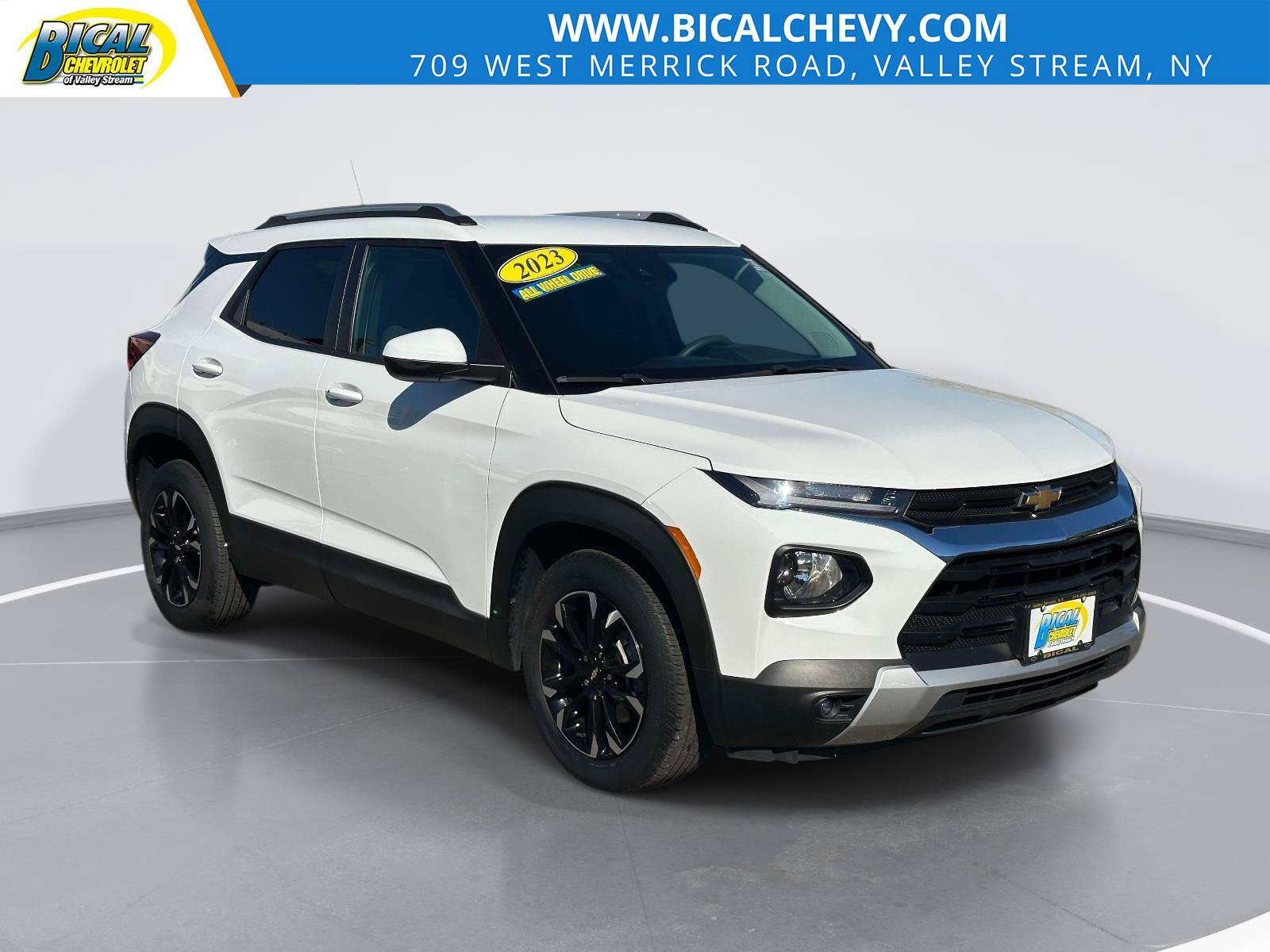 Used 2023 Chevrolet TrailBlazer LT FWD image 1