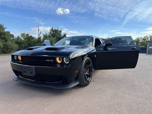 Used 2021 Dodge Challenger SRT Hellcat w/ Plus Package image 13