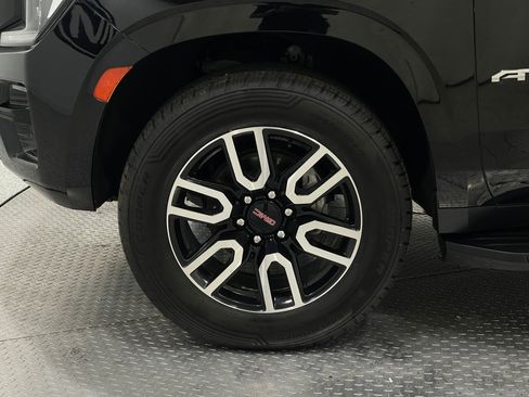 Used 2021 GMC Yukon AT4 w/ Technology Package AWD/4WD image 36