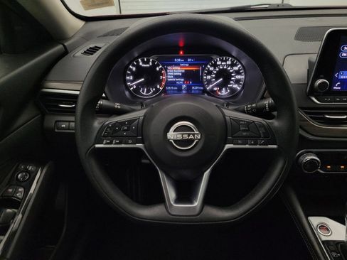 Used 2023 Nissan Altima 2.5 SV AWD/4WD image 22