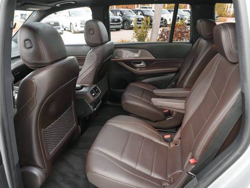 Used 2023 Mercedes-Benz GLS 450 4MATIC image 35
