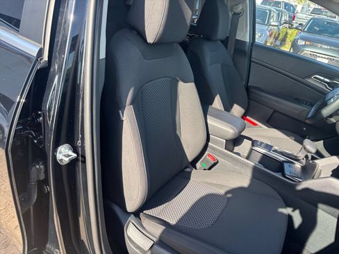 Used 2026 Kia Sportage LX FWD image 31