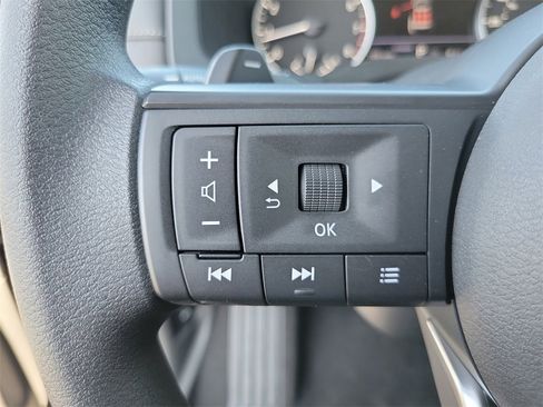 New 2025 Nissan Pathfinder S image 11