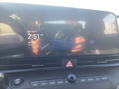 Certified 2025 Hyundai Elantra SEL image 28