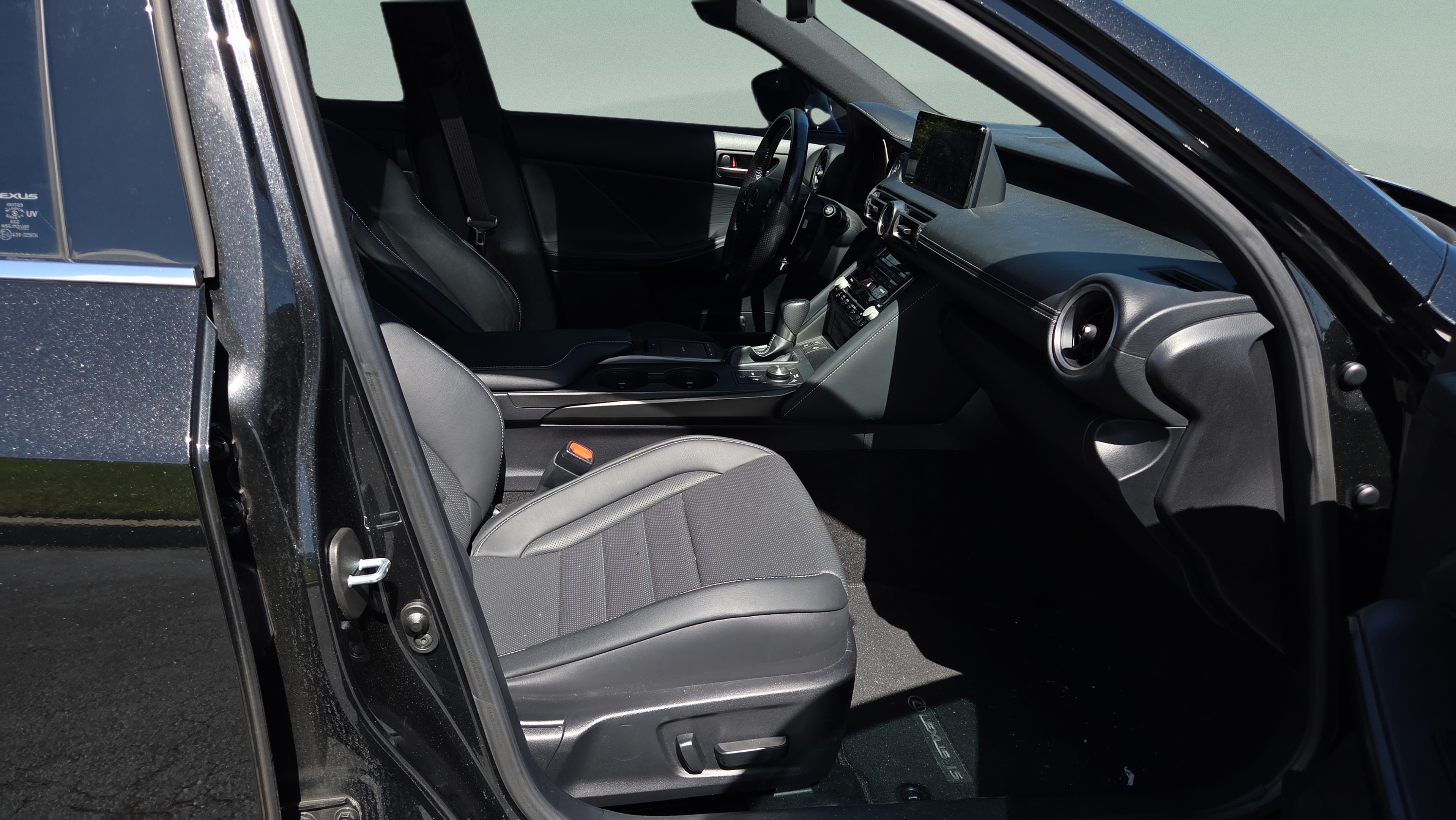 Used 2022 Lexus IS 350 F Sport RWD image 16
