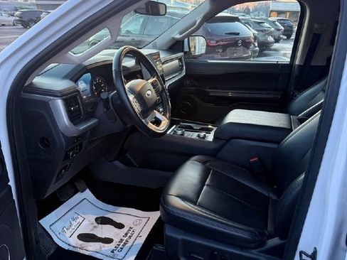 Used 2024 Ford Expedition Max XLT image 11