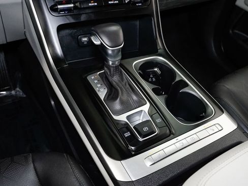 Certified 2024 Kia Carnival LX image 19