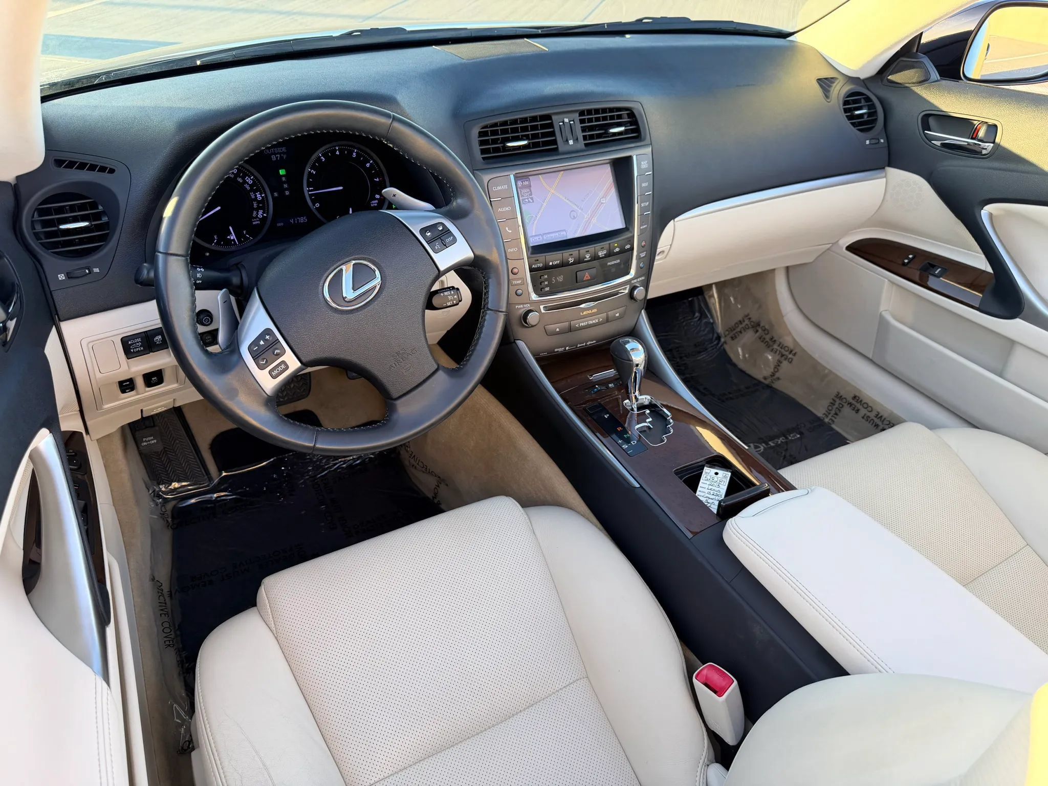 Used 2013 Lexus IS 250C RWD image 3