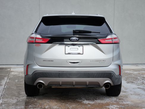 Used 2019 Ford Edge Titanium FWD image 7