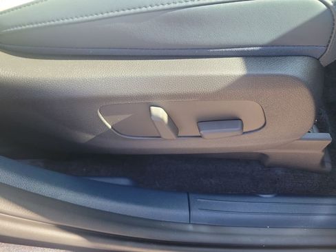 New 2026 Kia Carnival EX FWD image 9