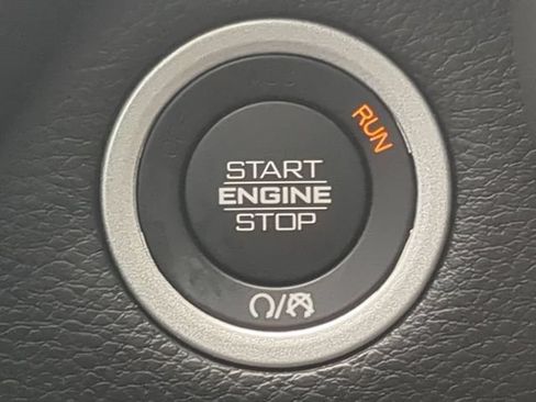 Used 2023 RAM 1500 Laramie AWD/4WD image 30