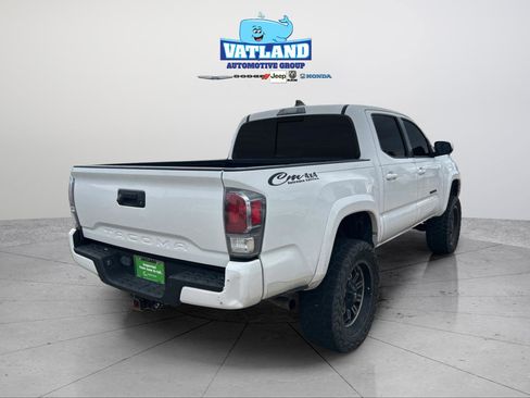 Used 2020 Toyota Tacoma TRD Sport AWD/4WD image 5