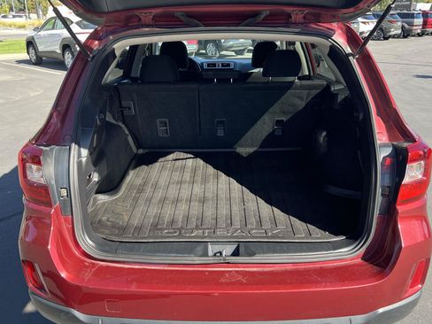 Used 2015 Subaru Outback 2.5i Premium AWD/4WD image 9