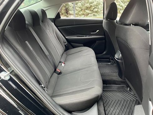 Used 2023 Hyundai Elantra SEL w/ Convenience Package image 39