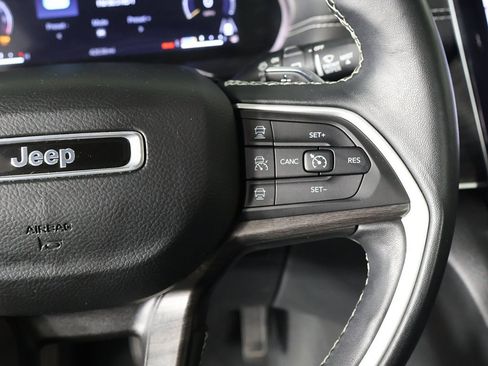 Used 2022 Jeep Grand Cherokee Limited image 43