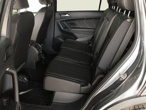 Used 2024 Volkswagen Tiguan SE R-Line image 40