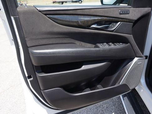 Used 2019 Cadillac Escalade Platinum image 19