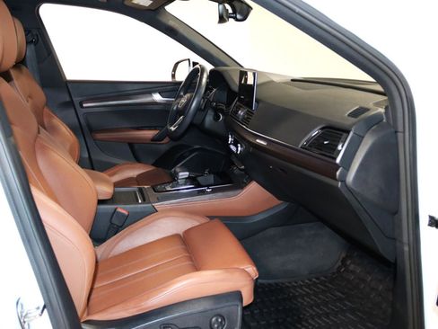 Used 2021 Audi Q5 e Prestige AWD/4WD image 55