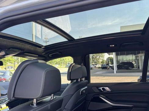 New 2027 BMW X7 xDrive40i w/ M Sport Package AWD/4WD image 11
