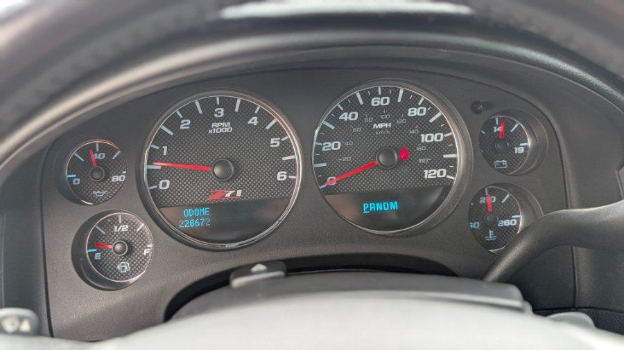 Used 2010 Chevrolet Suburban LT w/ Luxury Package AWD/4WD image 12