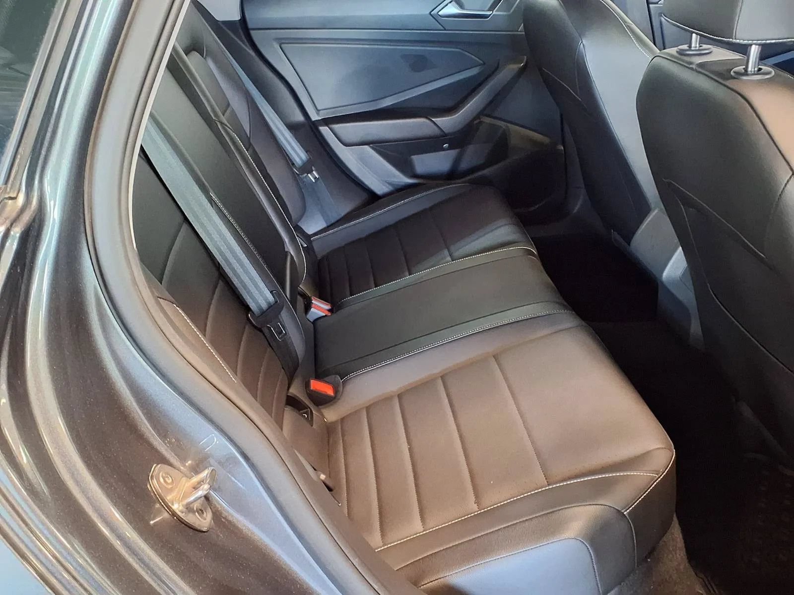 Used 2023 Volkswagen Jetta SE w/ Panoramic Sunroof Package FWD image 9