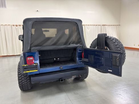 Used 2004 Jeep Wrangler 4WD w/ 30" Tire & Wheel Group image 17
