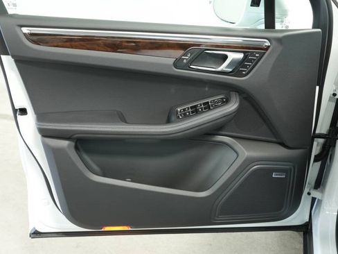 New 2025 Porsche Macan image 25