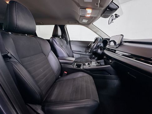 Used 2024 Mitsubishi Outlander SE image 30