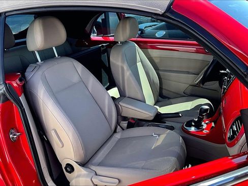 Used 2019 Volkswagen Beetle 2.0T FWD image 8