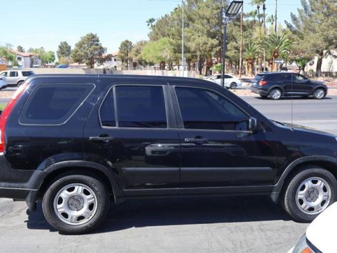 Used 2005 Honda CR-V LX image 9