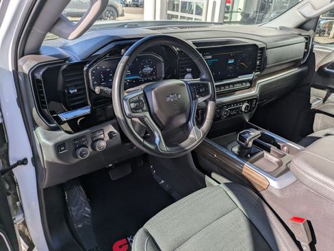 Used 2023 Chevrolet Silverado 1500 RST AWD/4WD image 17