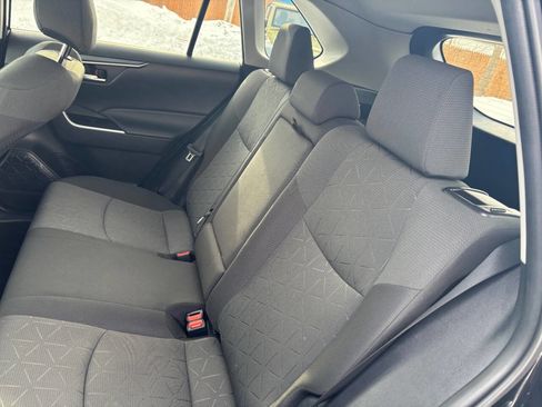 Used 2021 Toyota RAV4 XLE image 30