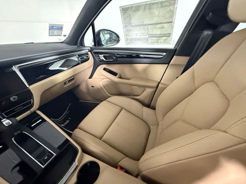 New 2025 Porsche Macan image 23