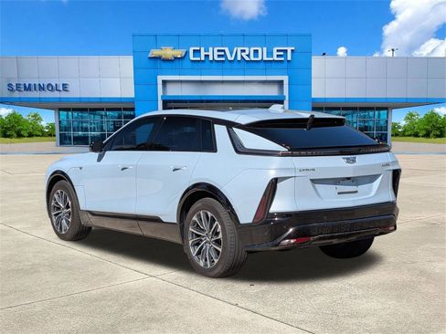 Used 2025 Cadillac Lyriq Sport image 3