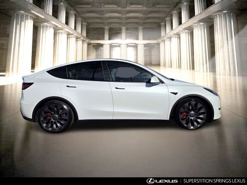 Used 2021 Tesla Model Y Performance image 3