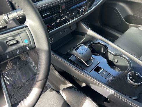 Used 2023 Nissan Rogue SL w/ SL Premium Package AWD/4WD image 18