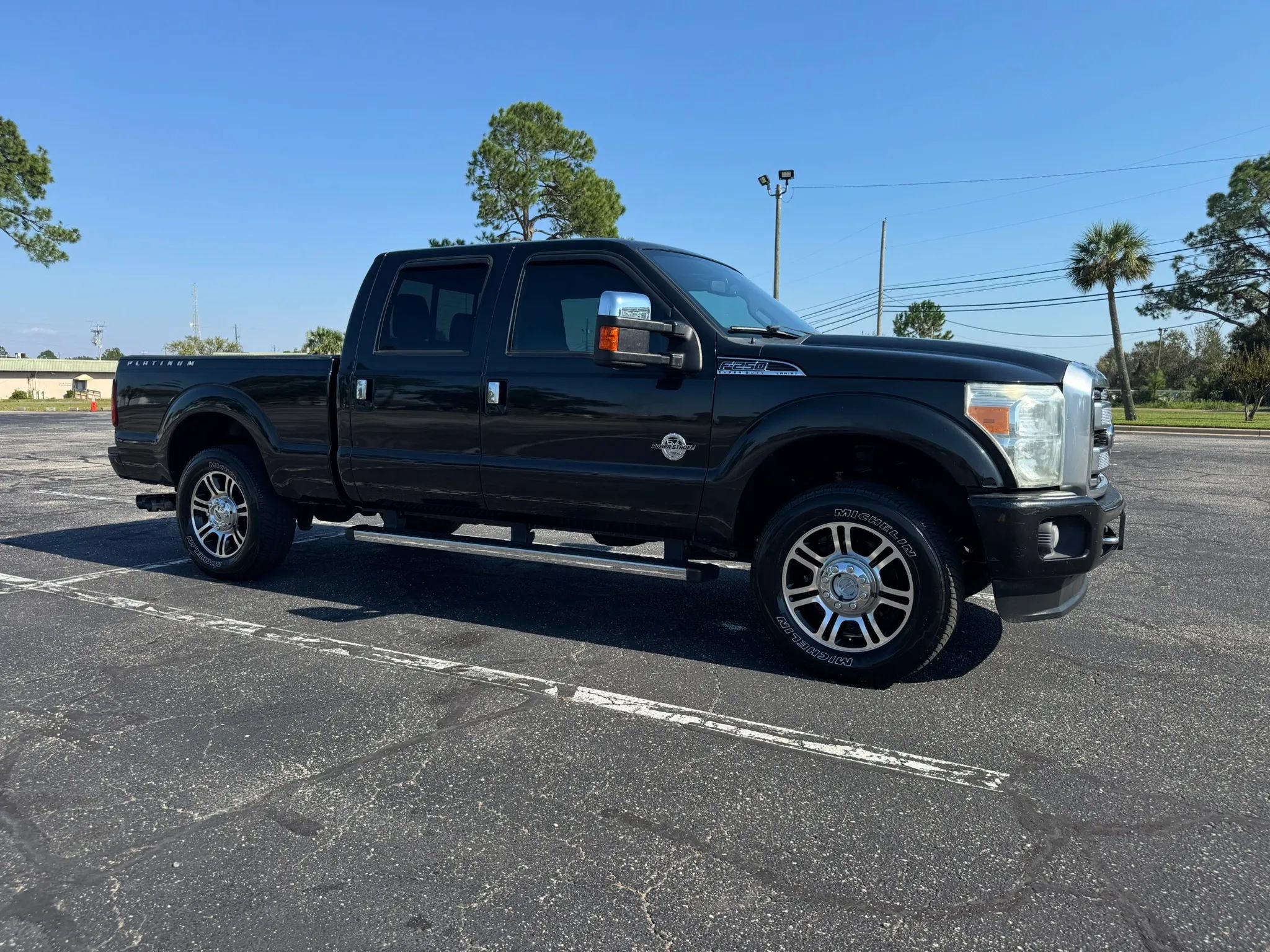 Used 2015 Ford F250 Platinum w/ FX4 Off-Road Package AWD/4WD image 4