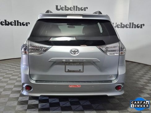 Used 2019 Toyota Sienna SE image 6