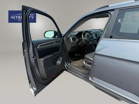 Used 2018 Volkswagen Atlas SEL w/ R-Line Package FWD image 9