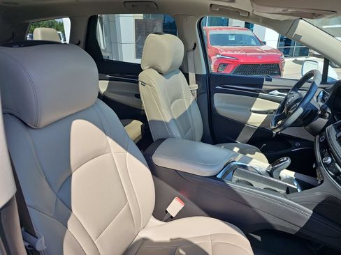 Used 2018 Buick Enclave Premium FWD image 37