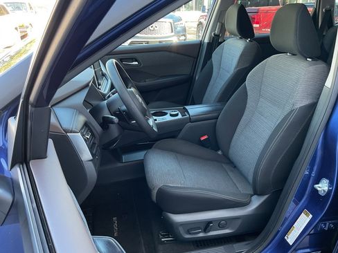 Used 2023 Nissan Rogue SV image 13