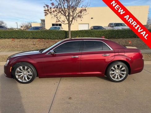 Used 2019 Chrysler 300 Limited image 4