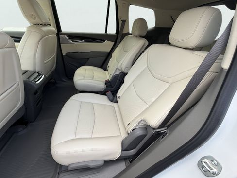 Used 2024 Cadillac XT6 Premium Luxury w/ LPO, Floor Liner Package AWD/4WD image 12